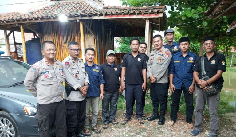 Kegiatan Sambang Kapolsek Cibarusah Sampaikan Pesan Kamtibmas