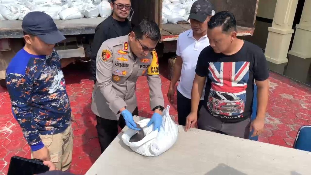 Polres Bangka Barat Amankan Pasir Timah