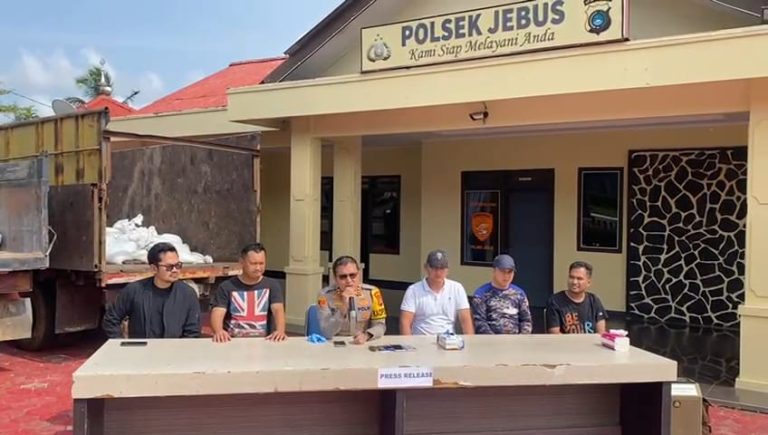 Polres Bangka Barat Amankan Pasir Timah Siap Selundup Sebanyak 273 Karung