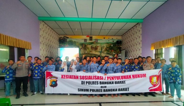 Peduli Generasi Bangsa : Polres Bangka Barat Lakukan Penyuluhan Di  SMA Negeri 1 Kelapa