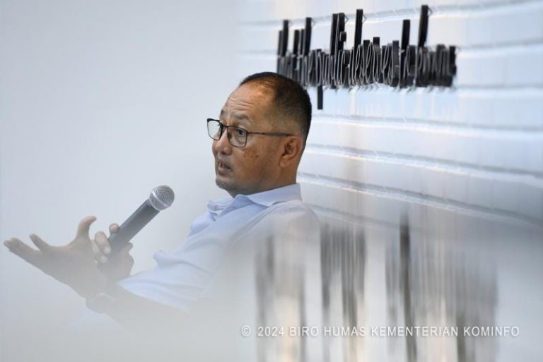Dirjen Aptika: Patuhi Aturan, Media Sosial Dilarang Muat Konten Pornografi dan Judi Online