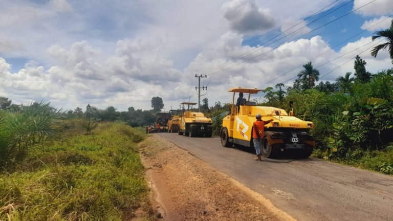 Pekerjaan Proyek jalan oleh PT. SMA Menuai Kritik dan keresahan, masyarakat menuntut Transparansi dan profesionalitas