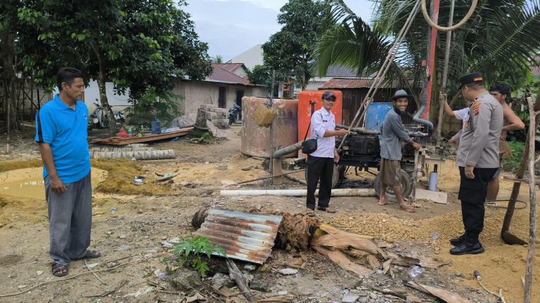 HUT Bhayangkara ke 78 : Polres Bangka Barat Bangun Sumur Air Bersih Warga