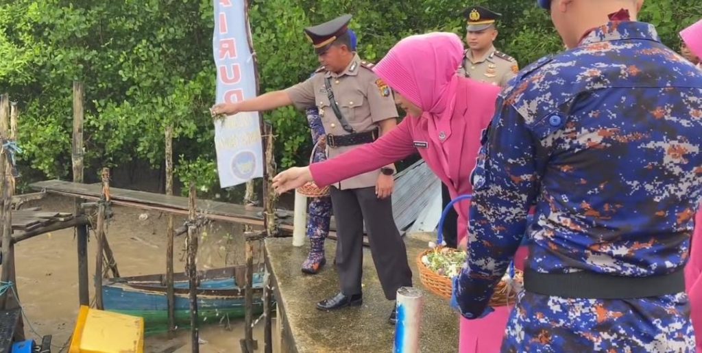 Upacara Tabur Bunga Kapolres Bangka Tengah