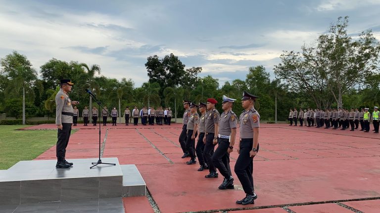 Kapolres Bangka Barat Pimpin Upacara Kenaikan Pangkat Personil