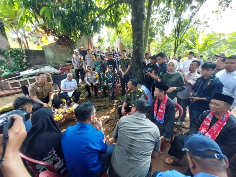 Menteri ATR BPN Lakukan Peninjauan  PTSL Depok