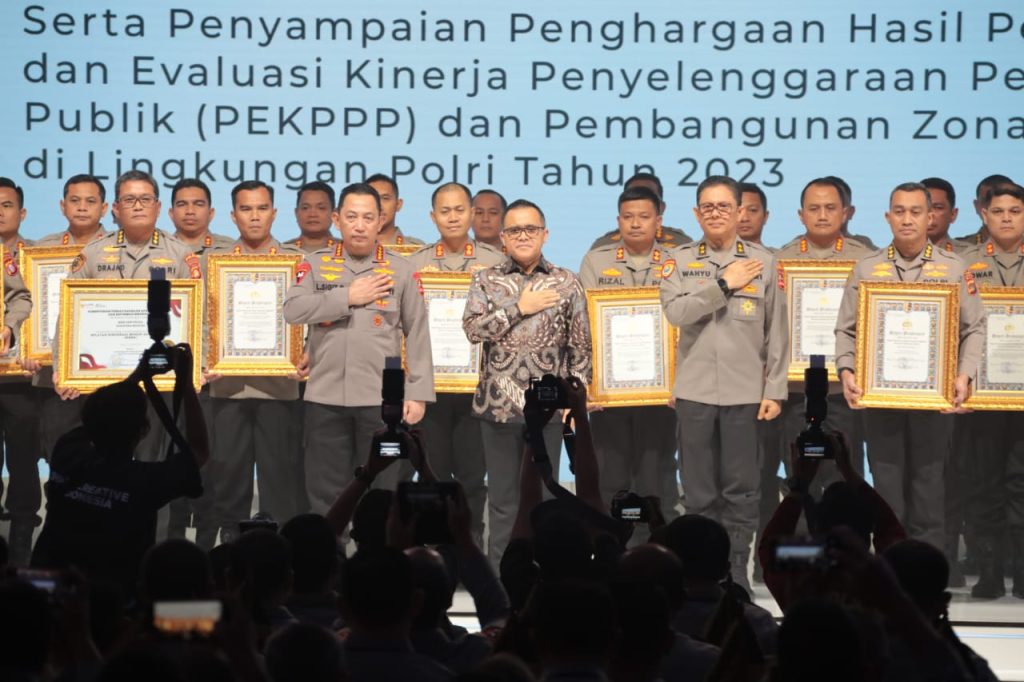 Penghargaan pelayanan prima ssdm polri