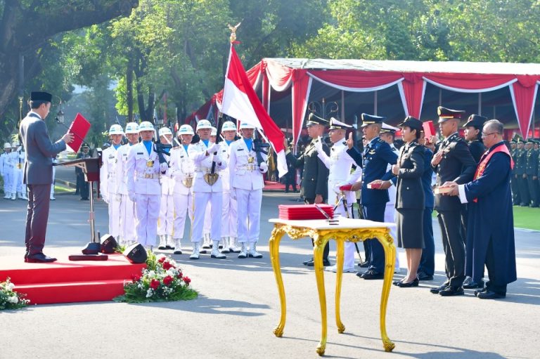 Presiden Jokowi Lantik Perwira Remaja Polri Pertama dan Satu – Satunya Penganut Konghucu