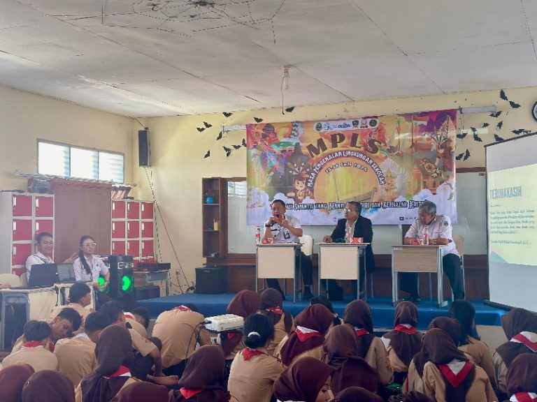 BNN Kota Depok Gencar Sosialisasikan Bahaya Narkoba di SMA Negeri 13 Depok