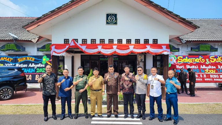 Kapolres Bangka Barat Hadiri Hari Bhakti Adhyaksa ke-64 di Kejari Bangka Barat