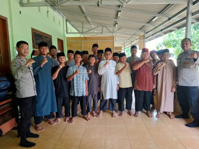 Sat Binmas Polres Bangka Barat Gelar Sosialisasi Anti-Bullying di Pesantren IT Al Ihsan