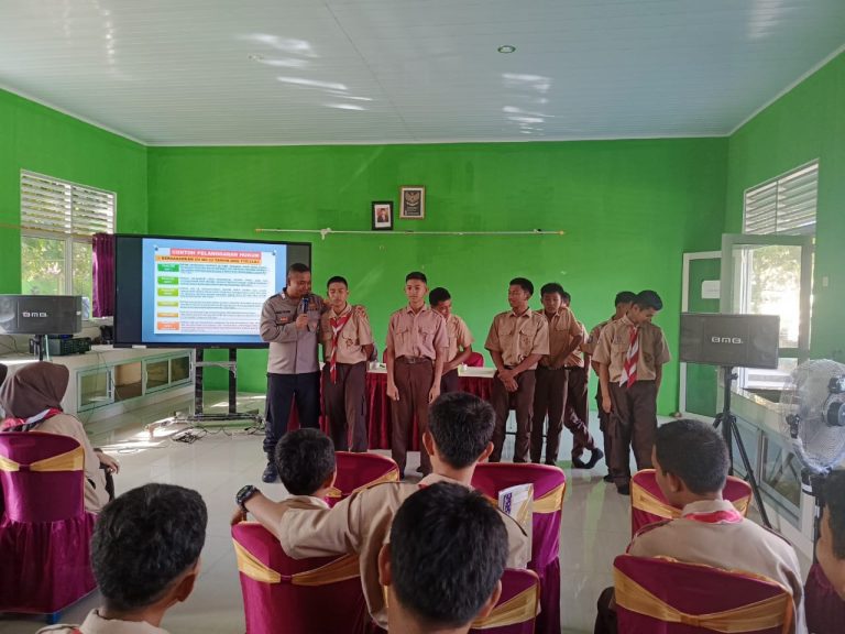 Penyuluhan Hukum Polres Bangka Barat: Edukasi Siswa SMKN 1 Tempilang