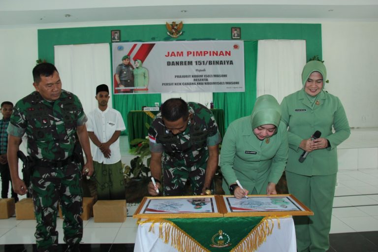 Danrem 151 Binaiya, Resmikan Monumen Semangat Juang Prajurit di Masohi
