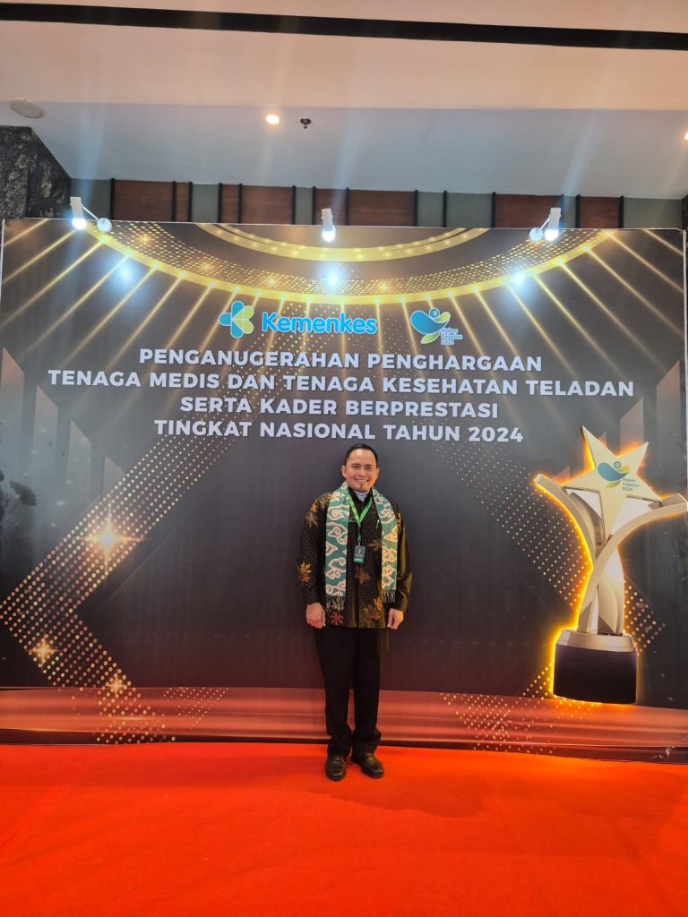 dr. Adi Pranaya Raih Penghargaan Tenaga Kesehatan Teladan Nasional 2024