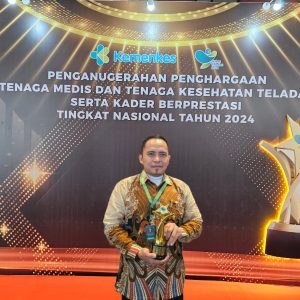 Tenaga kesehatan teladan