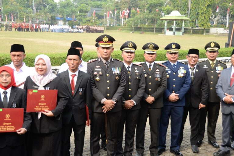 Kapolres Bogor Pimpin Upacara HUT RI ke-79 di Lapangan Tegar Beriman