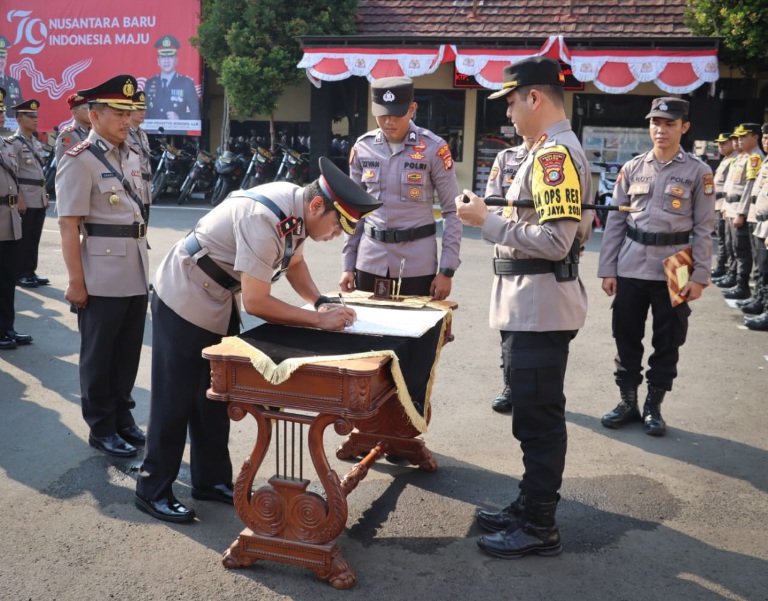 Serah Terima Jabatan Polres Depok: Khidmat dan Penuh Harapan