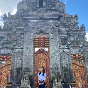 Michelle Clasita Ramadhanty (MCR) Penawar patah hati