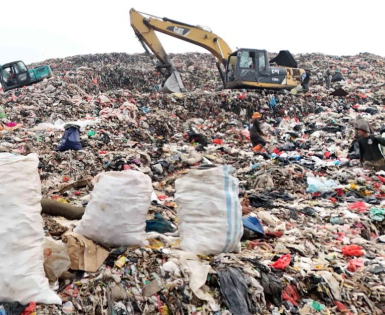 Hadapi Krisis Sampah: DLHK Depok Atasi Overkapasitas TPA Cipayung