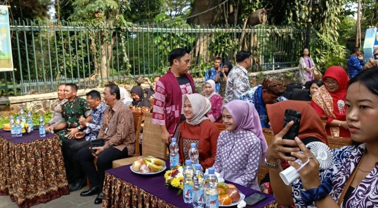 Pemberdayaan Bangsa di Hari Batik Nasional