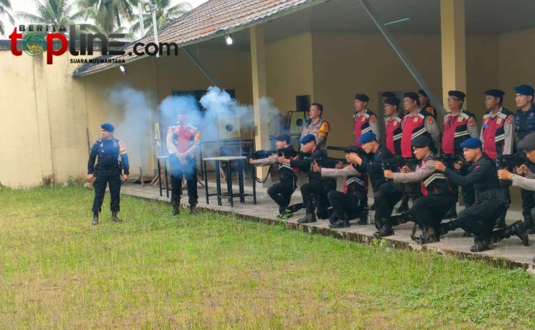 Latihan Gas Air Mata: Satgas OMP Siap Kawal Pilkada 2024