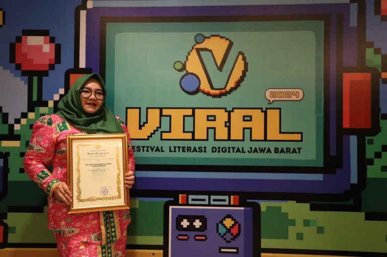 Kades Sindangmulya Raih Penghargaan Humas Jabar, Media Sosial Efektif Layani Publik