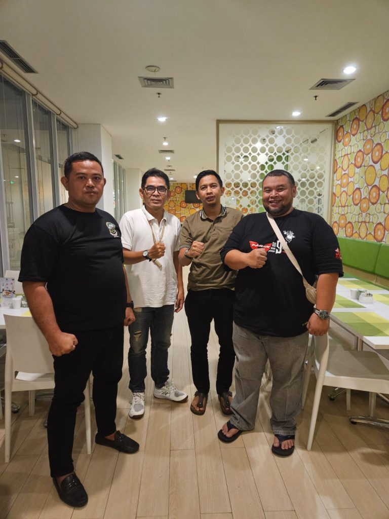 Pengprov Muaythai Jabar Resmikan Gibas Muaythai Fighting Camp sebagai Anggota Kehormatan