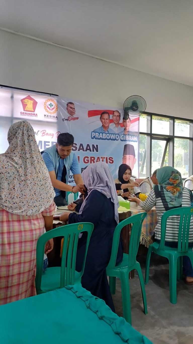 Sahabat Bang Dasco dan badan kesehatan Indonesia Raya kabupaten bekasi (KESIRA) Gelar Pemeriksaan Kesehatan dan Pembagian 1000 Bibit Pohon