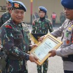 Satuan Brimob Polda Jatim Terima Penghargaan atas Dedikasi dalam Operasi Kemanusiaan
