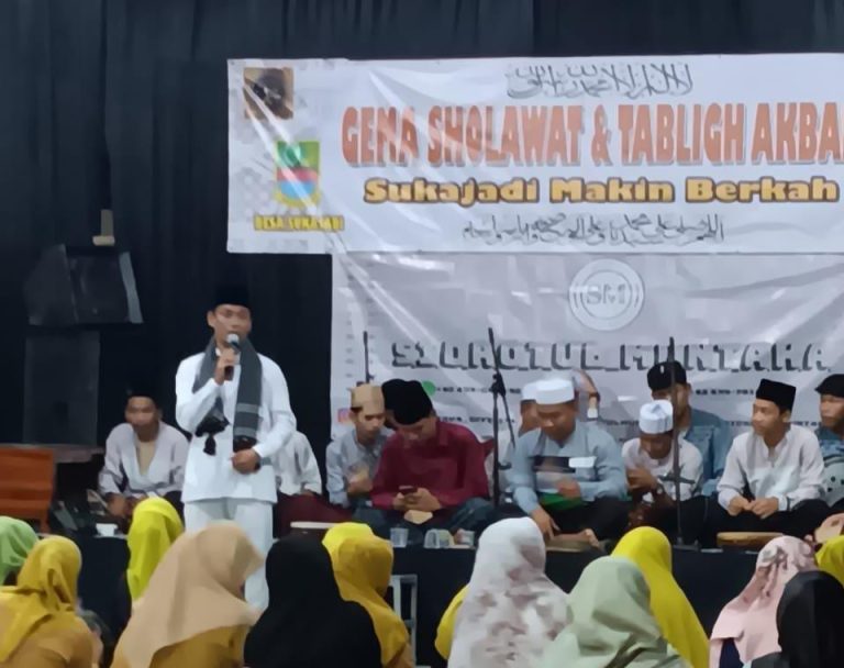 Tabligh Akbar dan Gema Sholawat: Harmoni Keagamaan Sambut Tahun Baru di Desa Sukajadi