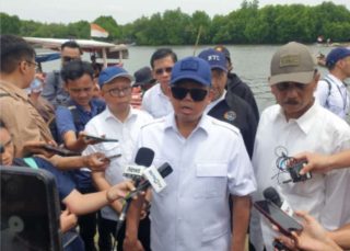 Menteri Nusron