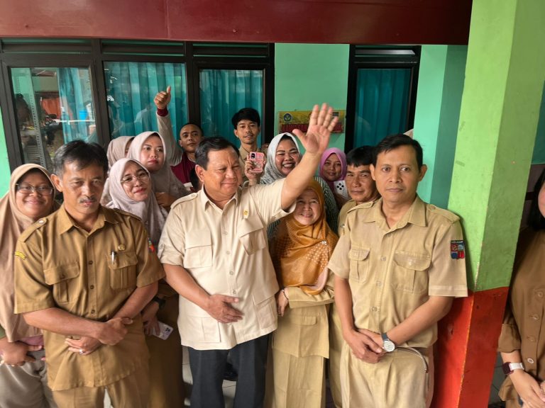 Presiden RI Prabowo Tinjau Langsung Program Makan Bergizi Gratis di Bogor