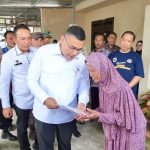 Wamen ATR/BPN Serahkan 65 Sertipikat Elektronik kepada Warga Semarang
