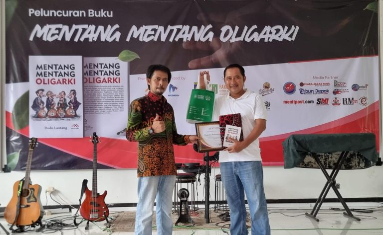 Dodo Lantang Luncurkan Buku ‘Mentang-Mentang Oligarki’