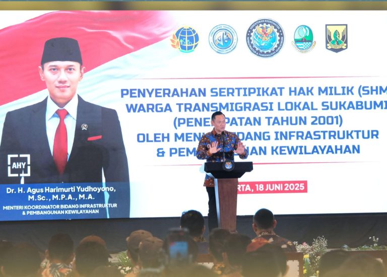 ATR/BPN Diganjar Apresiasi AHY, Serahkan Sertipikat untuk Transmigran