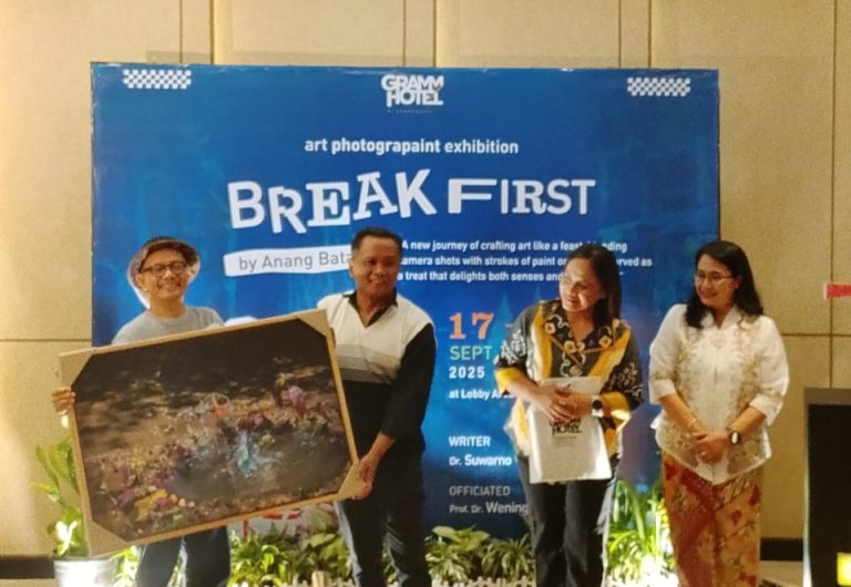GRAMM Hotel Yogyakarta Hadirkan Pameran Seni Break First Art Photograpaint