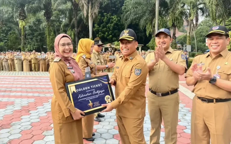 Kelurahan Baktijaya Raih Penghargaan Terbaik Gapura Sri Baduga 2025 