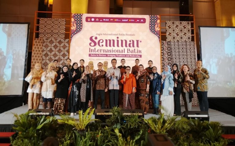 Sultan HB X Dorong Inovasi Batik agar Diterima Gen Z