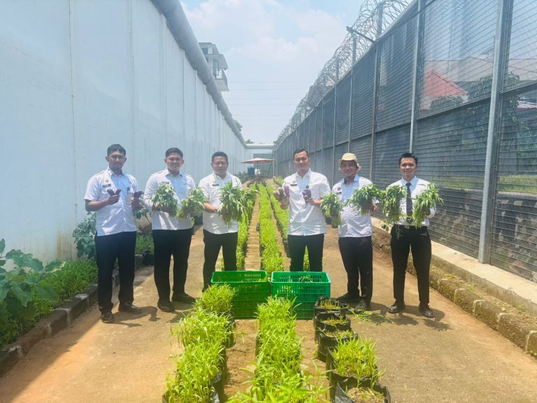 Rutan Depok Panen Sayur, Bukti Nyata Dukungan terhadap Ketahanan Pangan Nasional