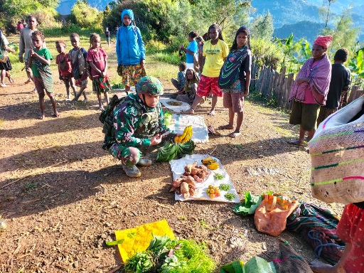 Satgas Yonif 113/JS TK Engganengga Tingkatkan Kesejahteraan Masyarakat melalui Program Bohati
