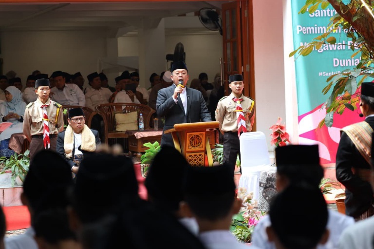 Menteri Nusron Ajak Santri Berperan Aktif di Panggung Nasional