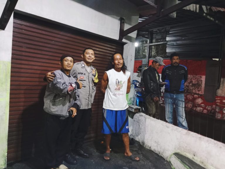 Bhabinkamtibmas Polsek Cisarua Kontrol Pos Kamling Desa Citeko