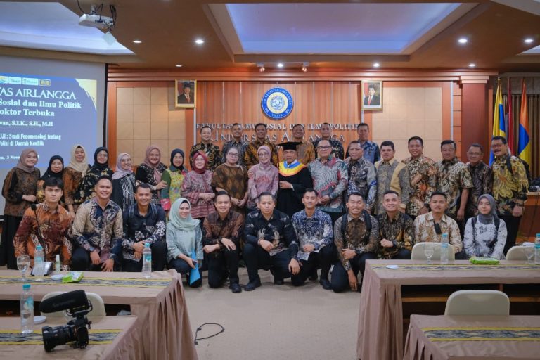 Kapolda Jabar Raih Gelar Doktor Lewat Disertasi “Cerita dari Mesuji”, Paparkan Kondisi Polisi di Tengah Konflik