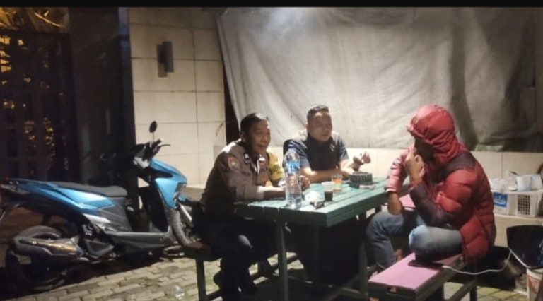 Bhabinkamtibmas Polsek Cisarua Kontrol Pos Kamling