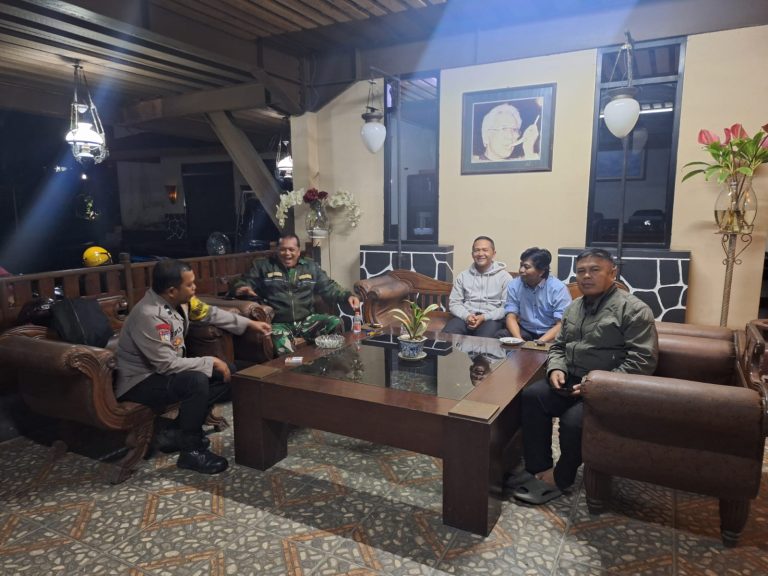 Polsek Cisarua kontrol Pos Kamling dan Sampaikan Pesan Kamtibmas